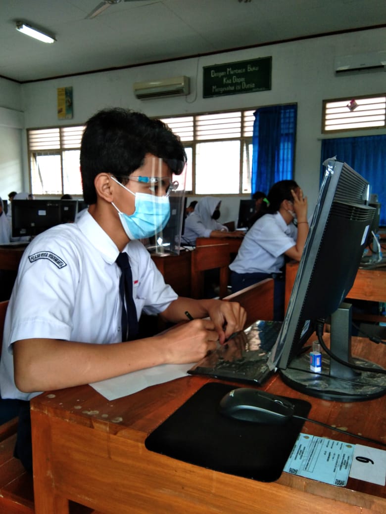 SMP Negeri 14 Yogyakarta Laksanakan ASPD dengan Menerapkan Protokol Kesehatan Secara Ketat